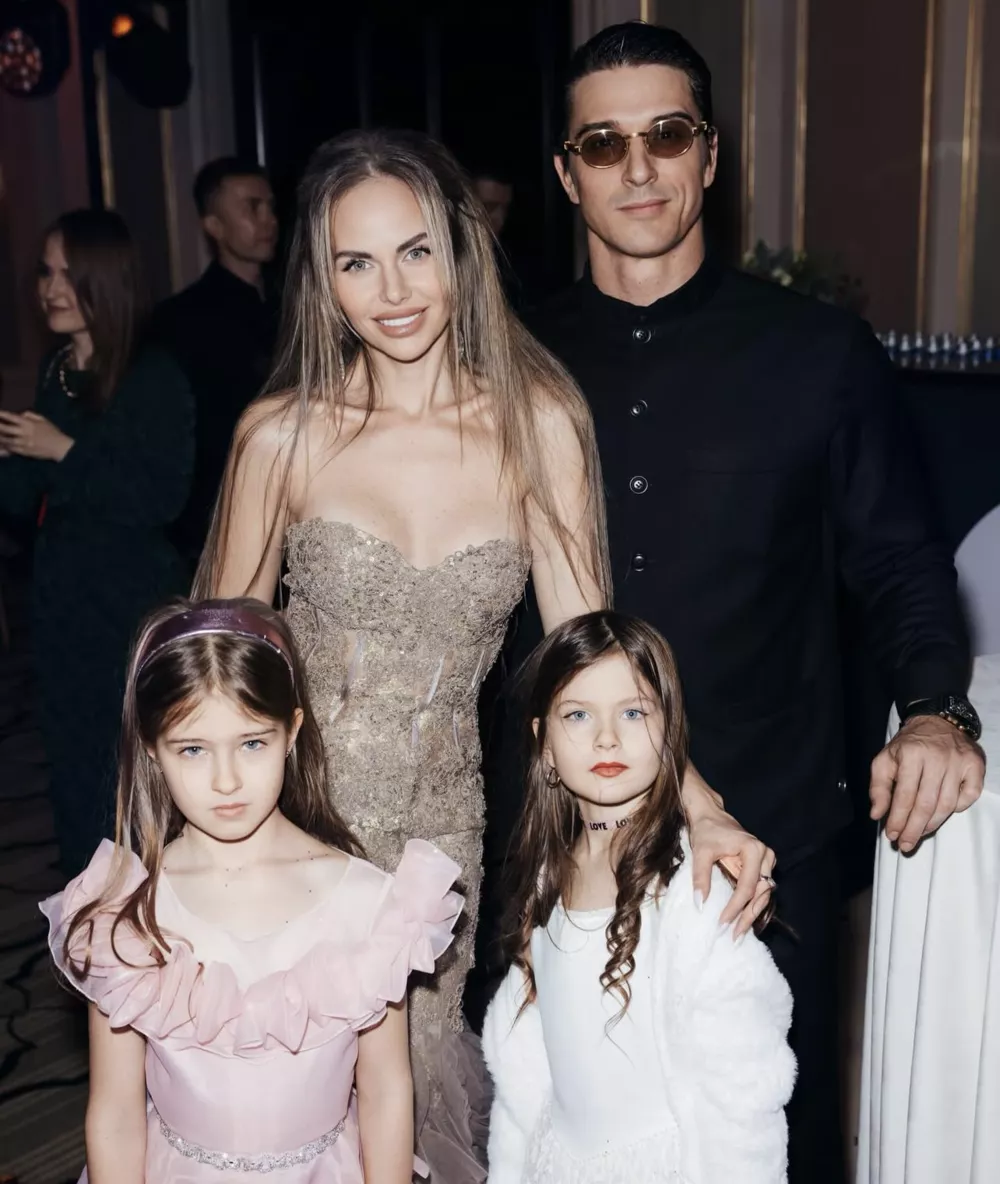 Бондаренко с женой и дочерьми