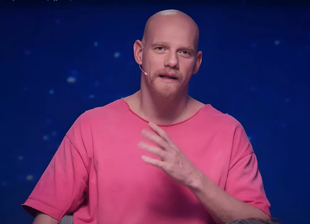 Я довольно моногамный: Юрий Колокольников о своей сексуальности и работе с Кристофером Ноланом