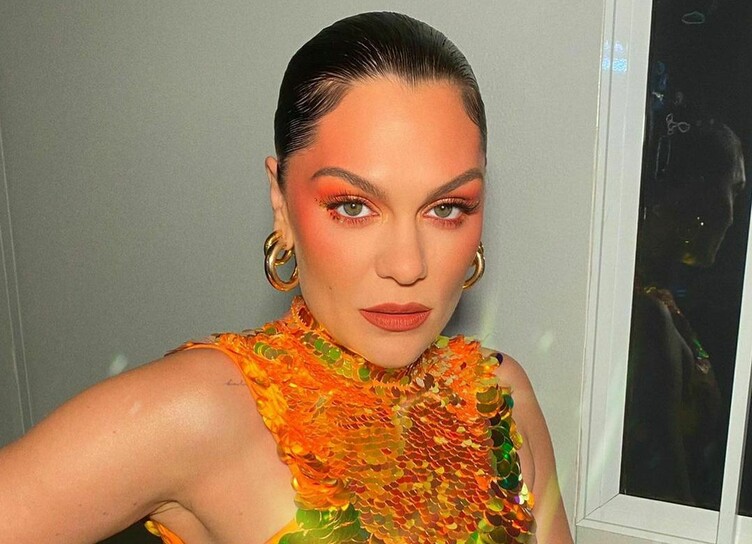 Pregnant Jessie J surprised fans with candid footage