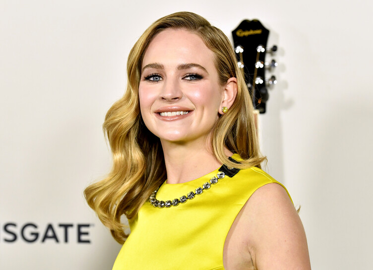 The star of the series “Under the Dome” and “The Secret Circle” Britt Robertson got married – the first photos from the wedding