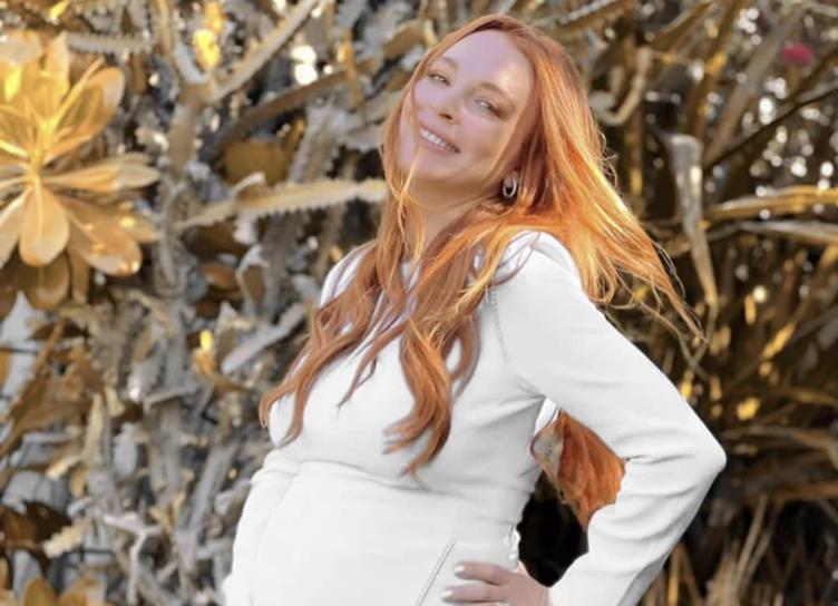 Pregnant Lindsay Lohan has published new pictures with a rounded belly