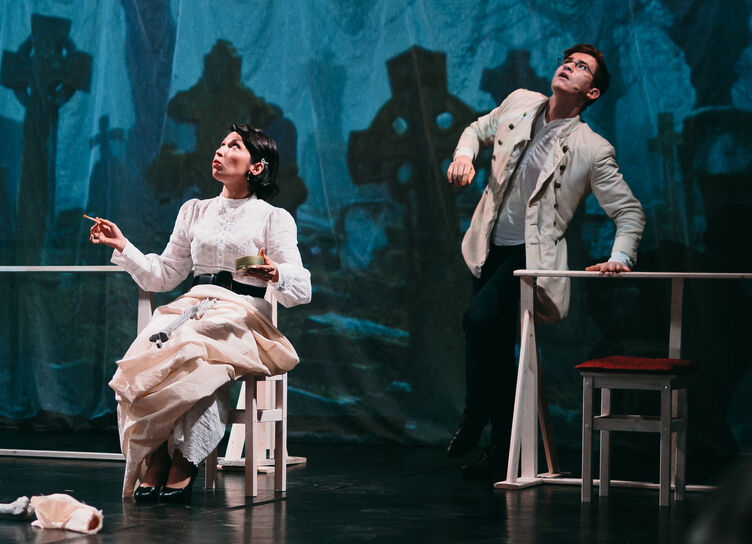 Театральные майские: джукбокс-мюзикл, спектакль по Булгакову и романтическая история с Бродвея 