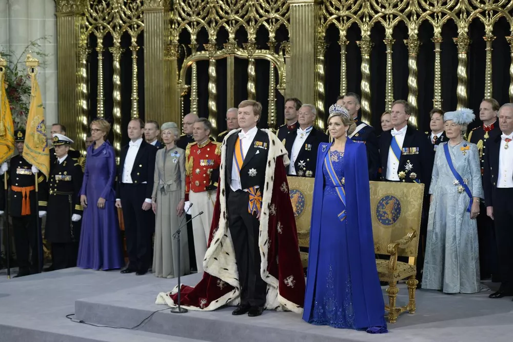 30 апреля 2013 года Виллем-Александер стал королем. А Максима - королевой