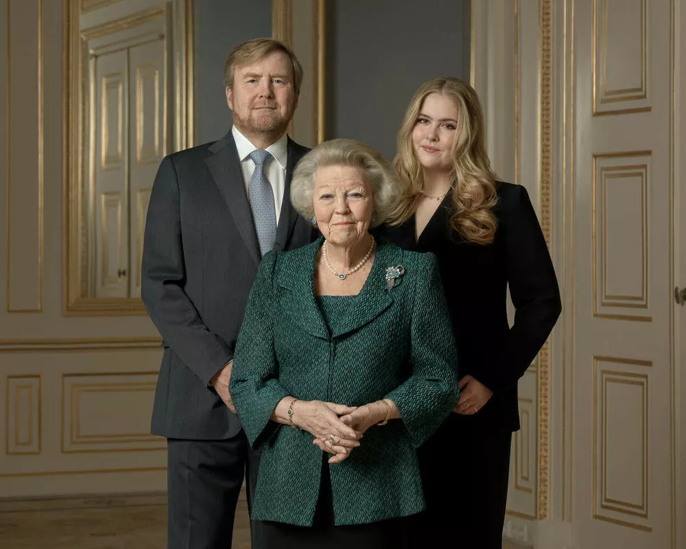 Три поколения монархов: король Виллем-Александер, бывшая королева Беатрикс и будущая королева Катарина Амалия