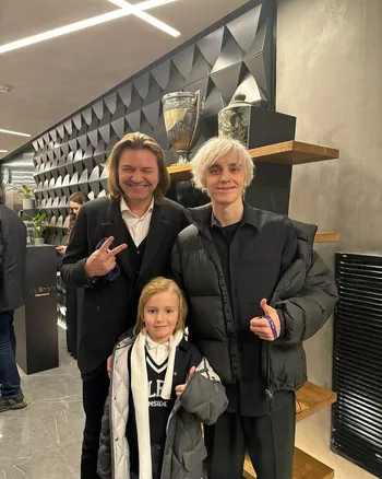 Дмитрий Маликов Марк Маликов Влад Бумага