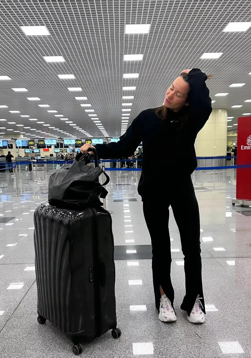 Ида с тем самым чемоданом в московском аэропорту