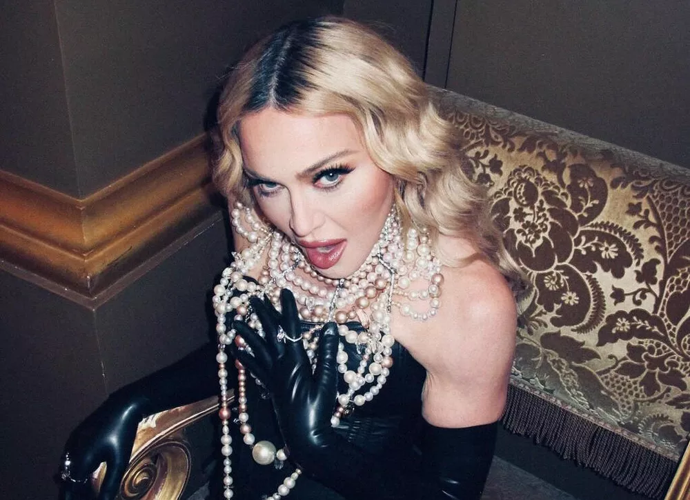 Мадонна судится с фанатами, которые недовольны задержкой концерта