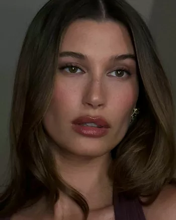 Хейли Бибер