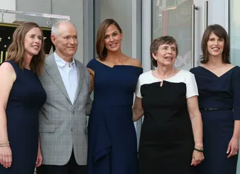 Дженнифер Гарнер