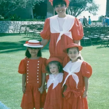 Крис Дженнер с дочками