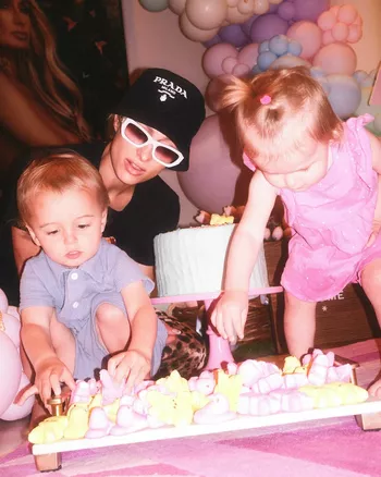 Пэрис Хилтон с детьми