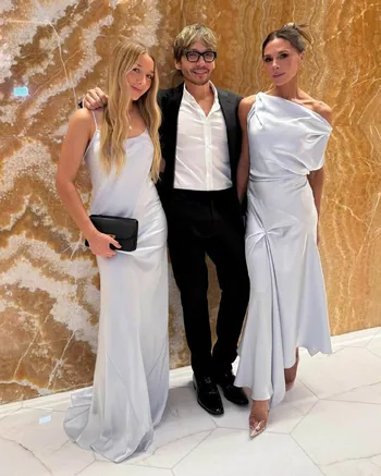 Харпер и Виктория на открытии