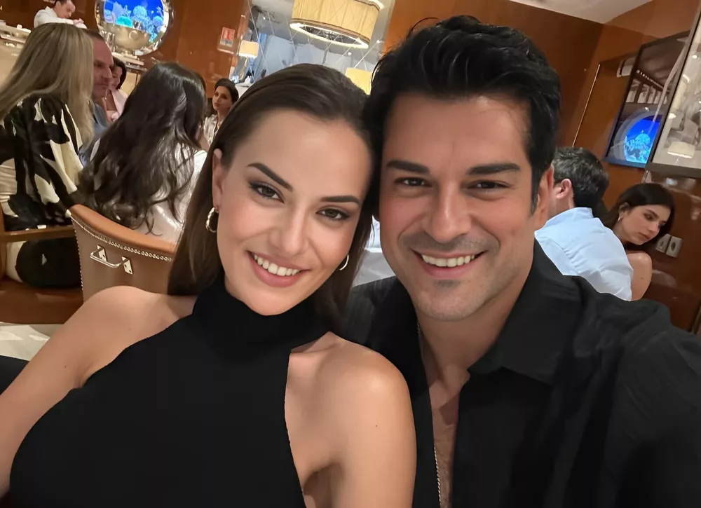 Бурак Озчивит с женой отмечают 7-й день рождения сына