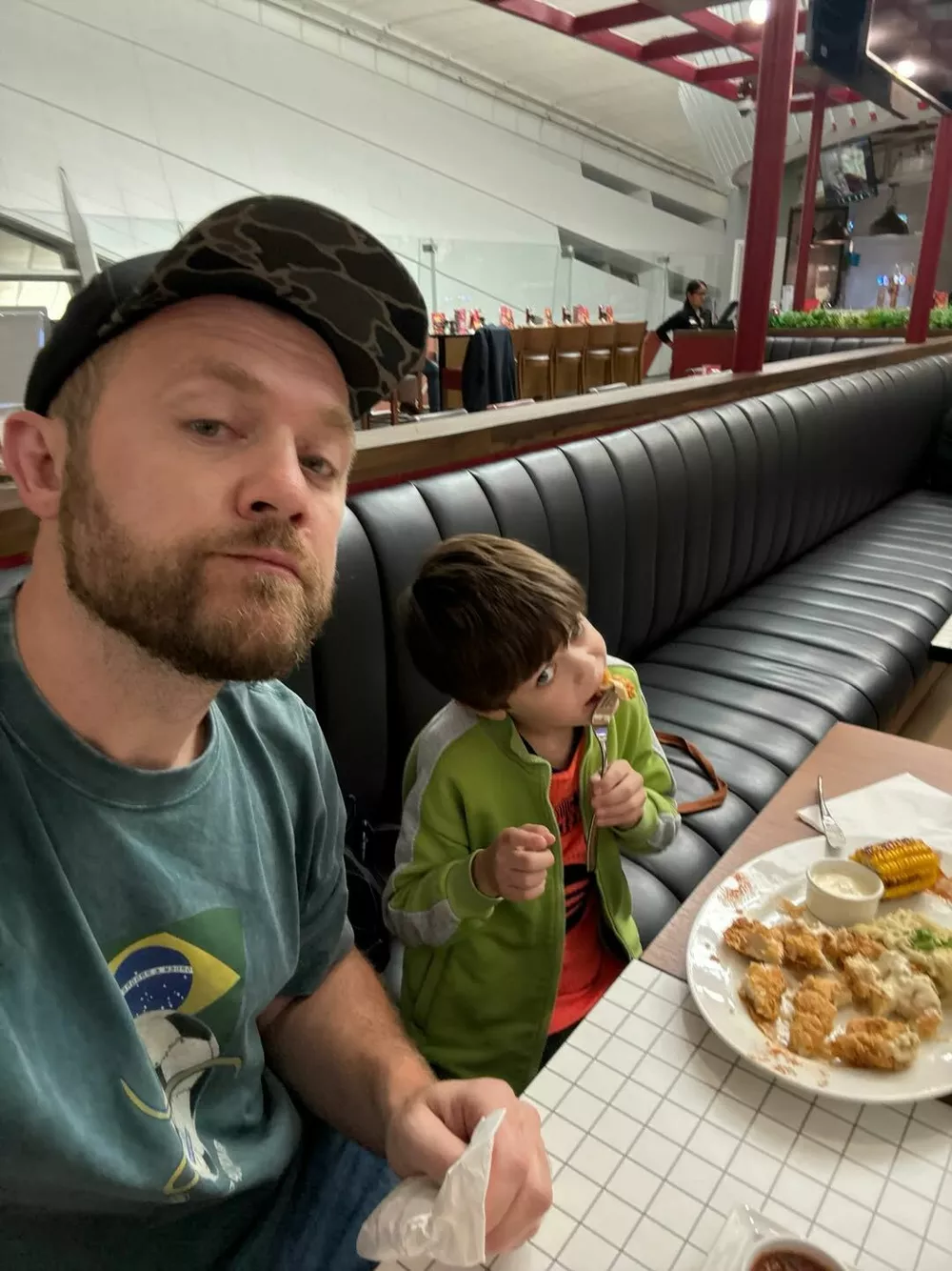 Денис Шведов с сыном