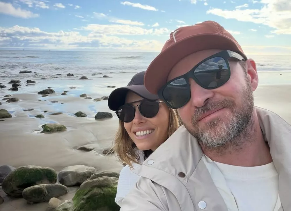 Истерикам – нет: Джессика Бил поделилась материнским лайфхаком