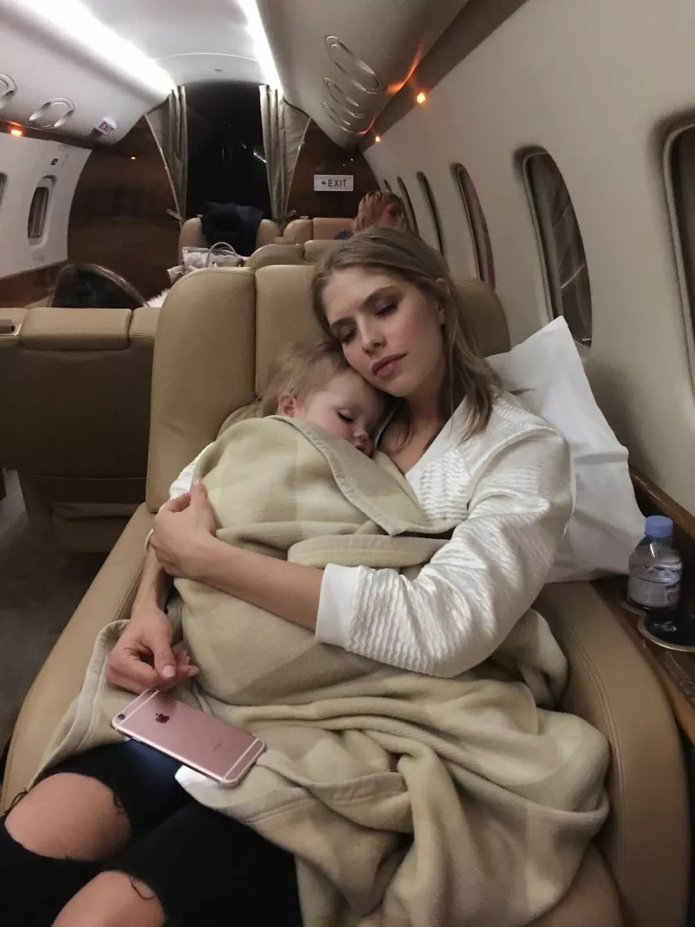 Елена Перминова с дочкой