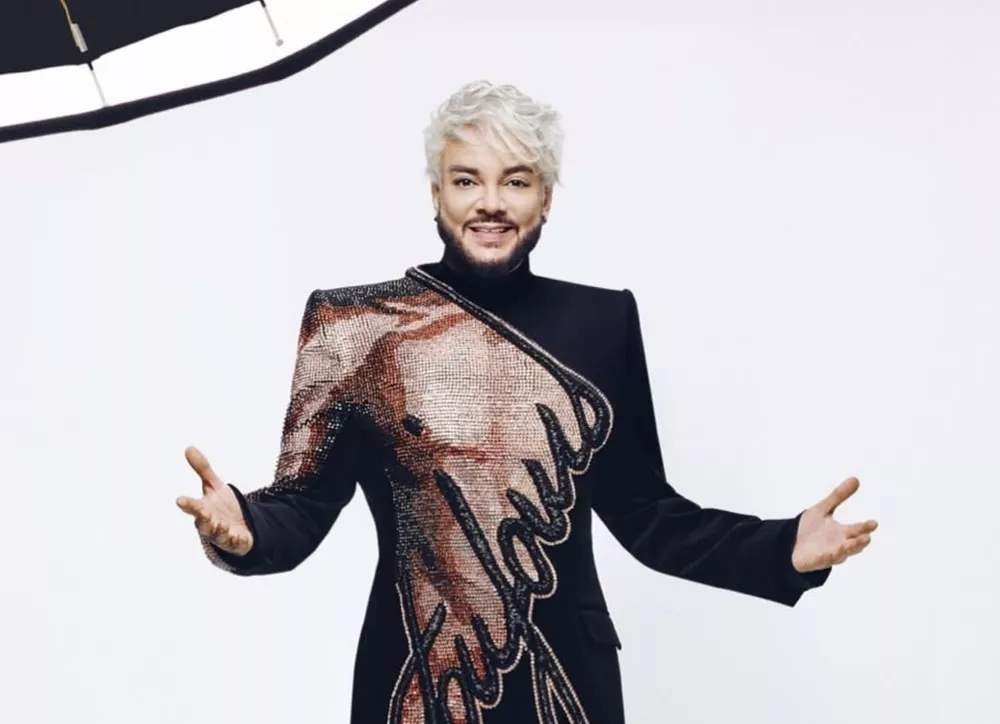 Филипп Киркоров продемонстрировал дизайнерский кулич за 100 тысяч рублей