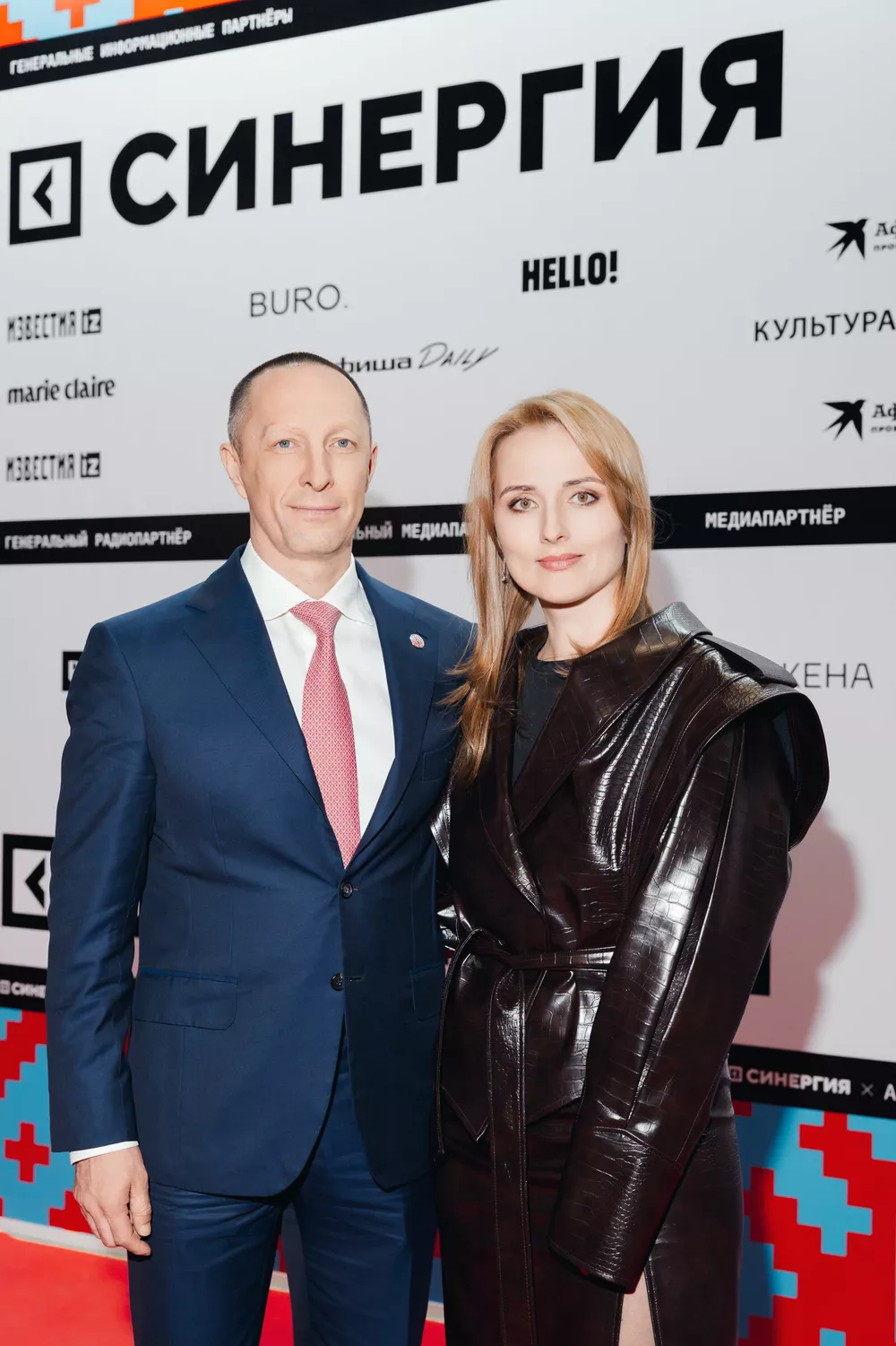 Основатели ярмарки современного искусства «Арт Россия» – президент Корпорации «Синергия» Вадим Лобов и искусствовед Елизавета Фролова