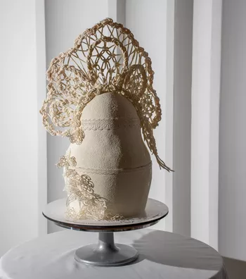 Шоколадная матрешка ростом в полметра