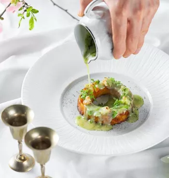 Стейк из корня сельдерея в Yauza Place