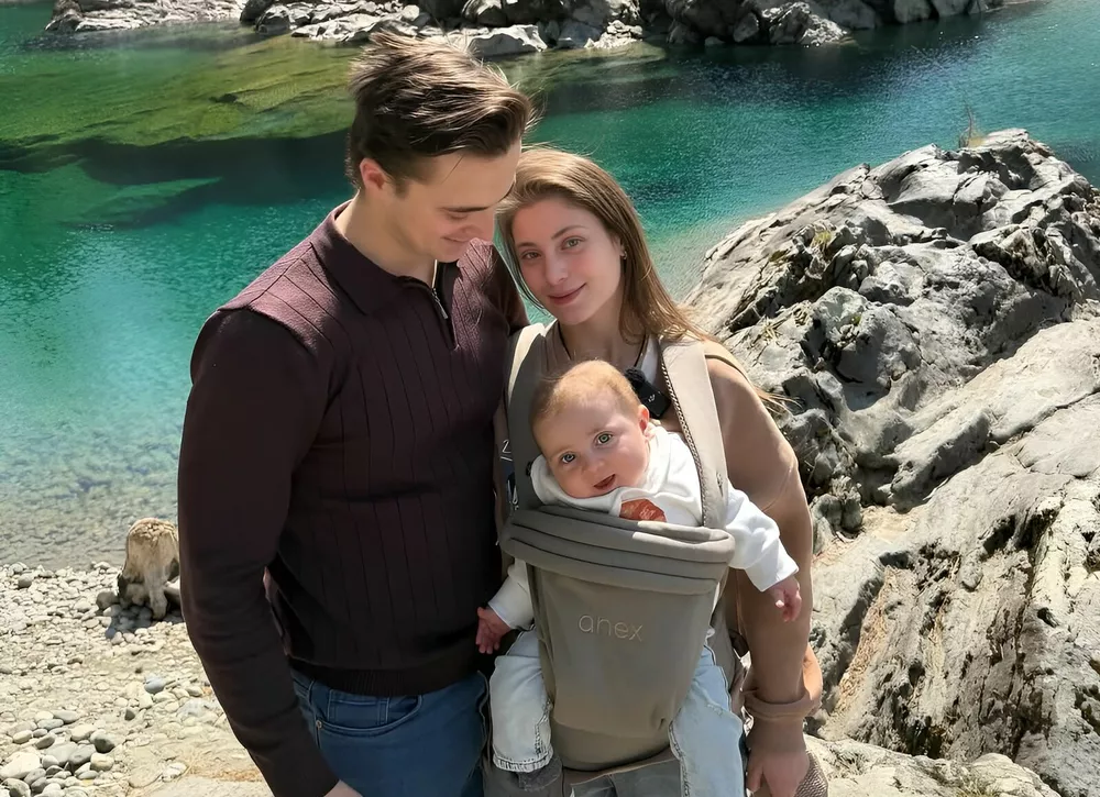 Георгий Куница и Алена Косторная впервые за долгое время показали публике сына