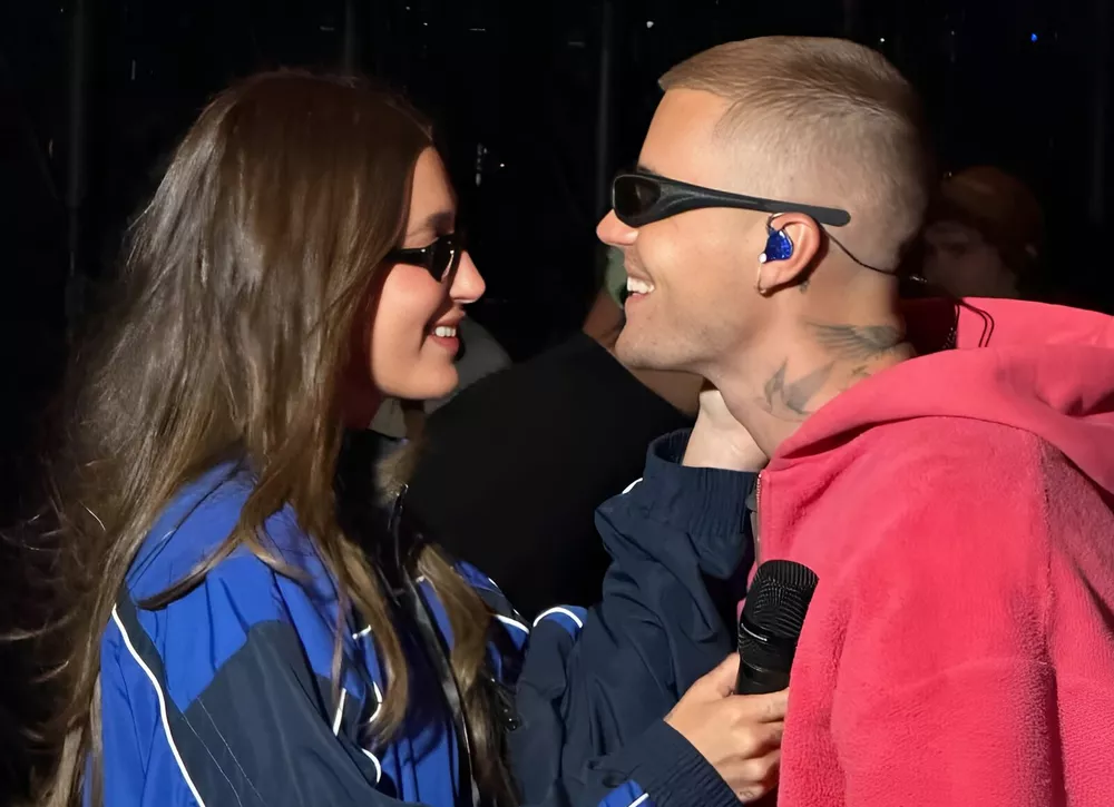 Инсайдеры: Хейли Бибер выгнала десятки девушек с вечеринки Джастина после “Коачеллы”