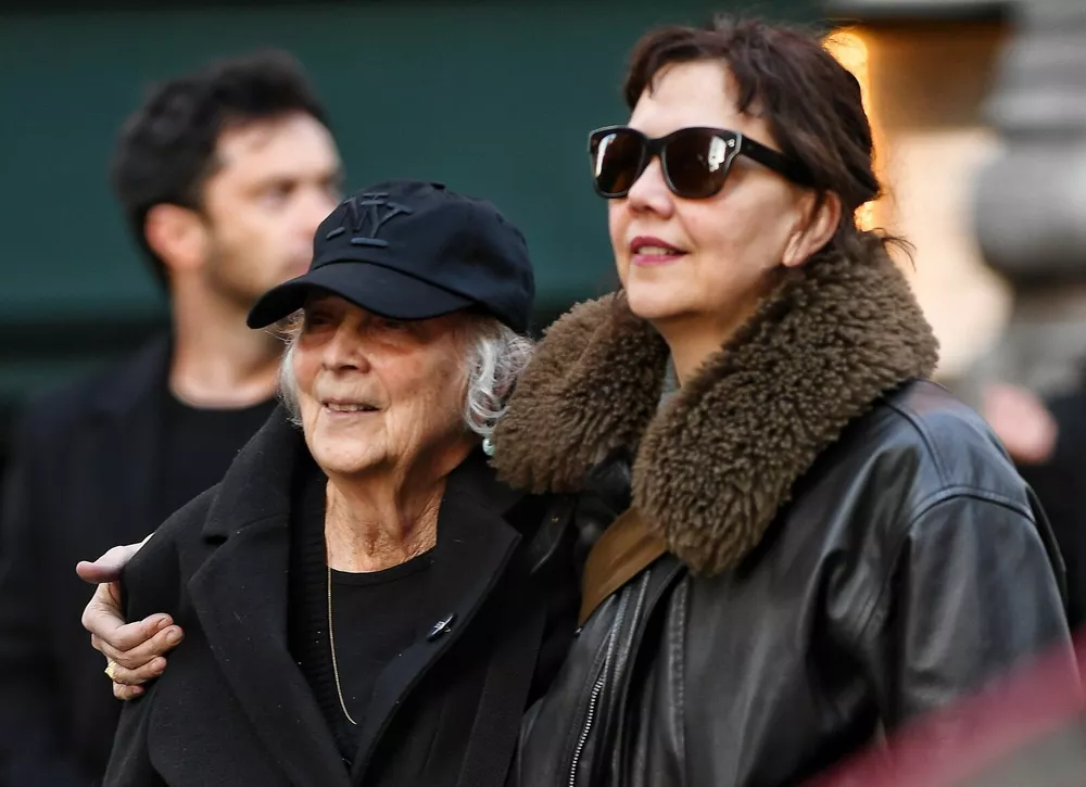 Как выглядит мама Мэгги и Джейка Джилленхолов – новые фото