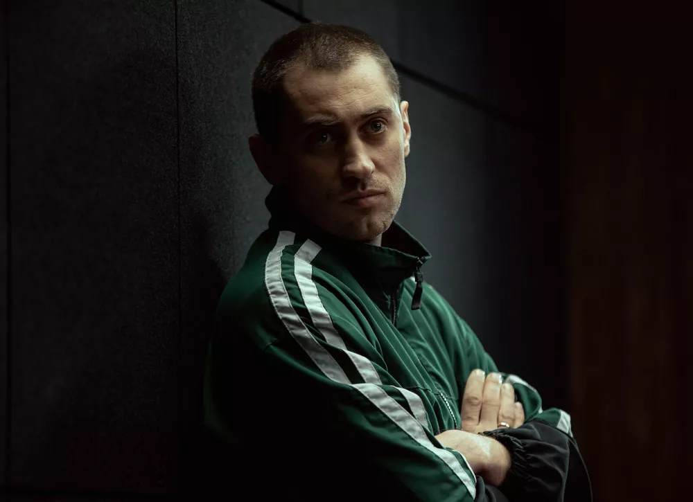 “Отпечатки”, “Майор Гром: Игра против правил”, “Полураспад” и еще 3 новых сериала с Дмитрием Чеботаевым