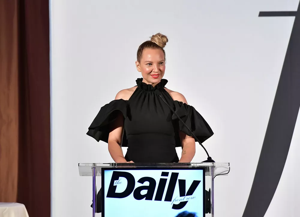 Певица Сиа будет выплачивать 40 тысяч долларов алиментов бывшему мужу