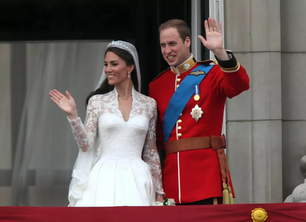 Принц Уильям и Кейт Миддлтон украсили коллекционную обложку HELLO! по особому случаю