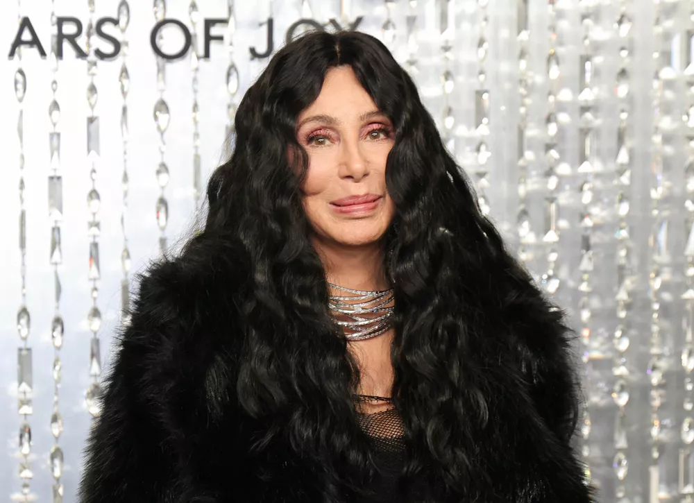 Шер просит назначить опекуна для своего 49-летнего сына 