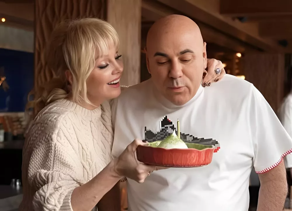 Валерия нежно поздравила мужа в особенный день