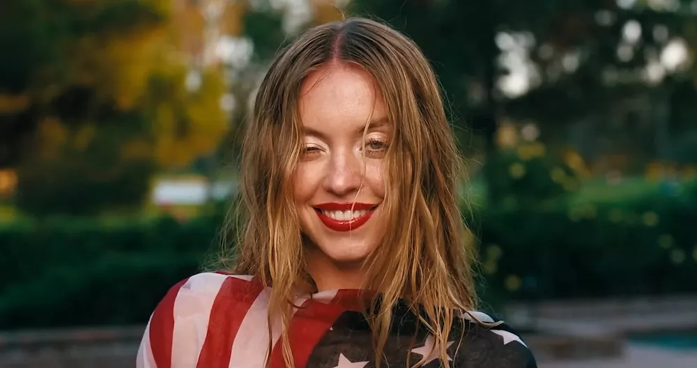 Сидни Суини