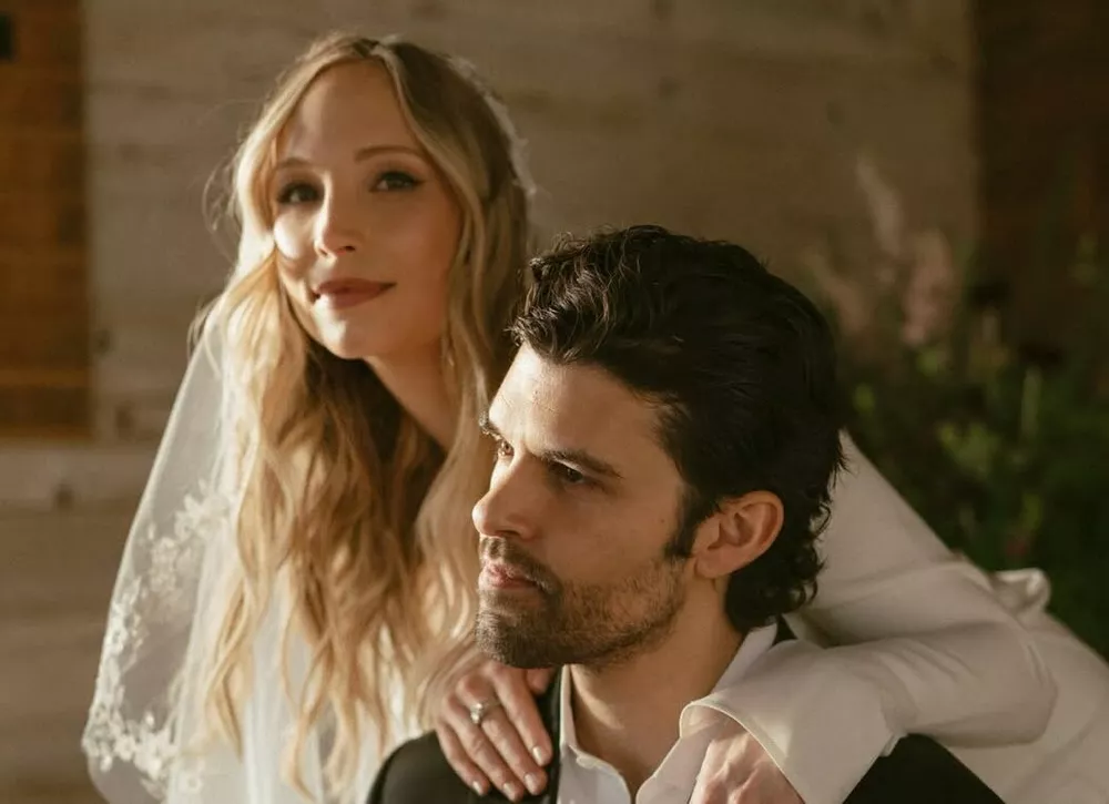 Звезда Дневников вампира Кэндис Кинг тайно вышла замуж за коллегу-актера 