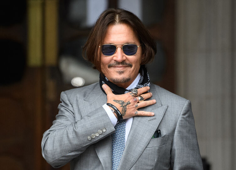 Life is getting better: Johnny Depp signed a contract with Dior and set a new record for fees