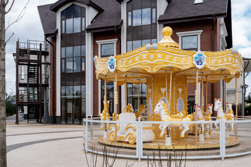 Estate Mall
