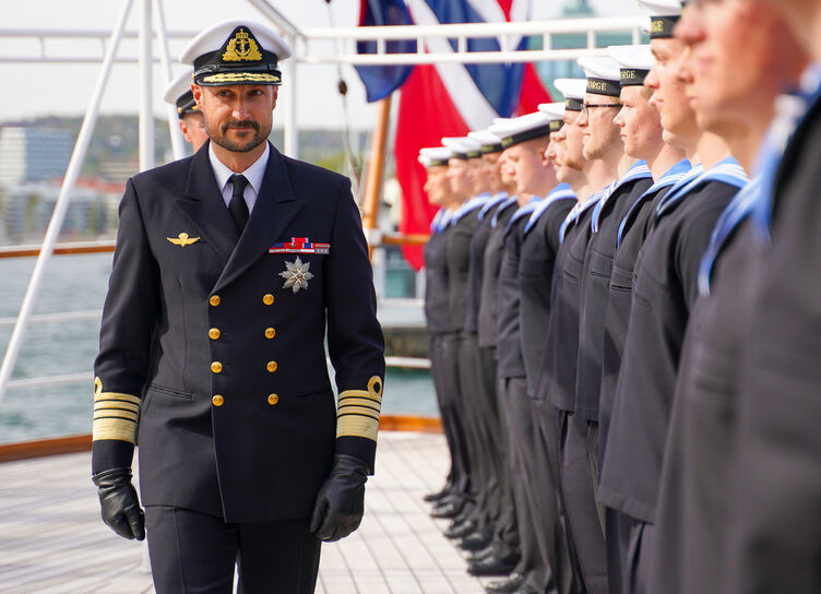 Who is for the king: the crown prince of Norway is increasingly acting as his father Harald V