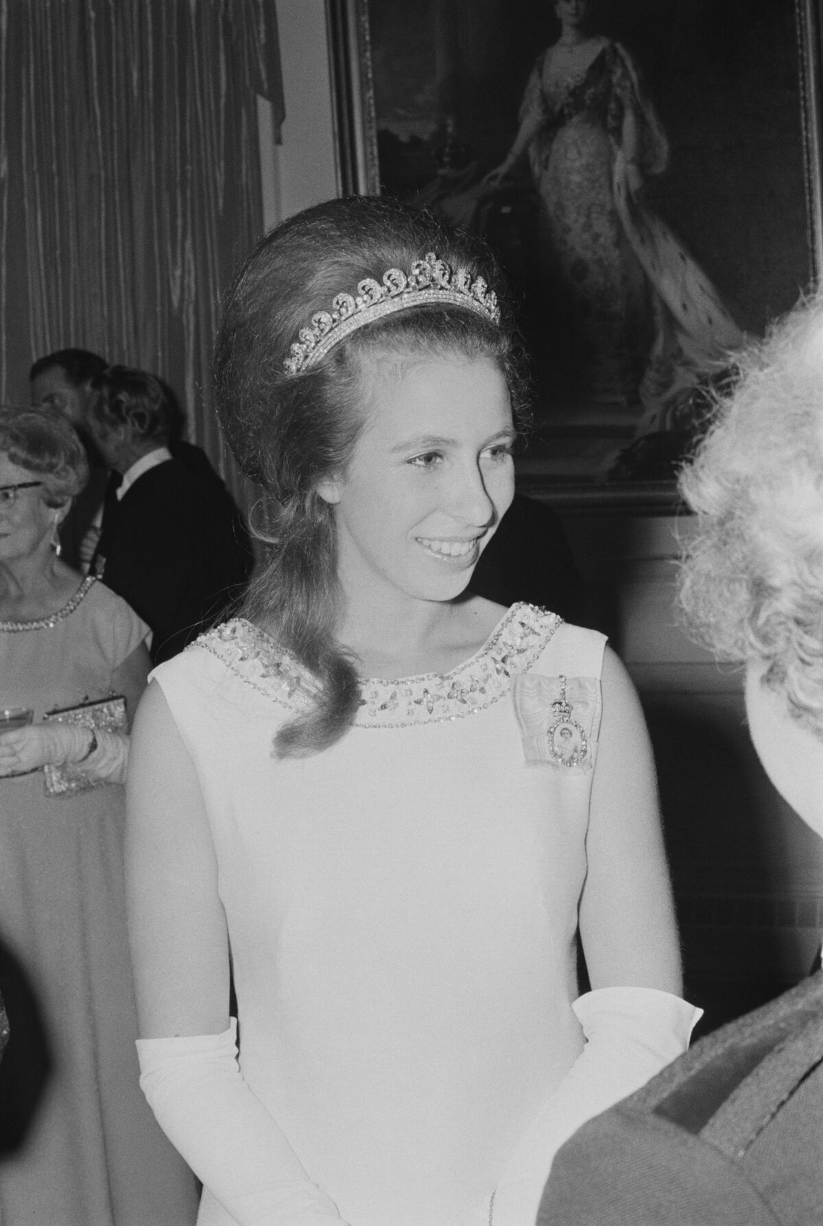 20-летняя незамужняя принцесса Анна в тиаре “Гало” во время государственного визита в Новую Зеландию в 1970 году