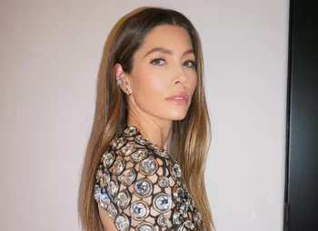 Джессика Бил