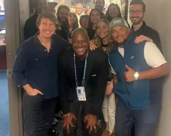 Дети Тома Круза справа