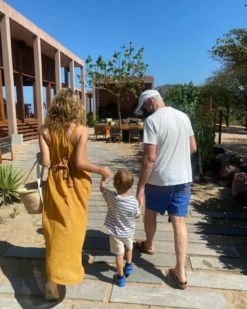 Гир и Силва с сыном