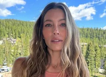 Джессика Бил