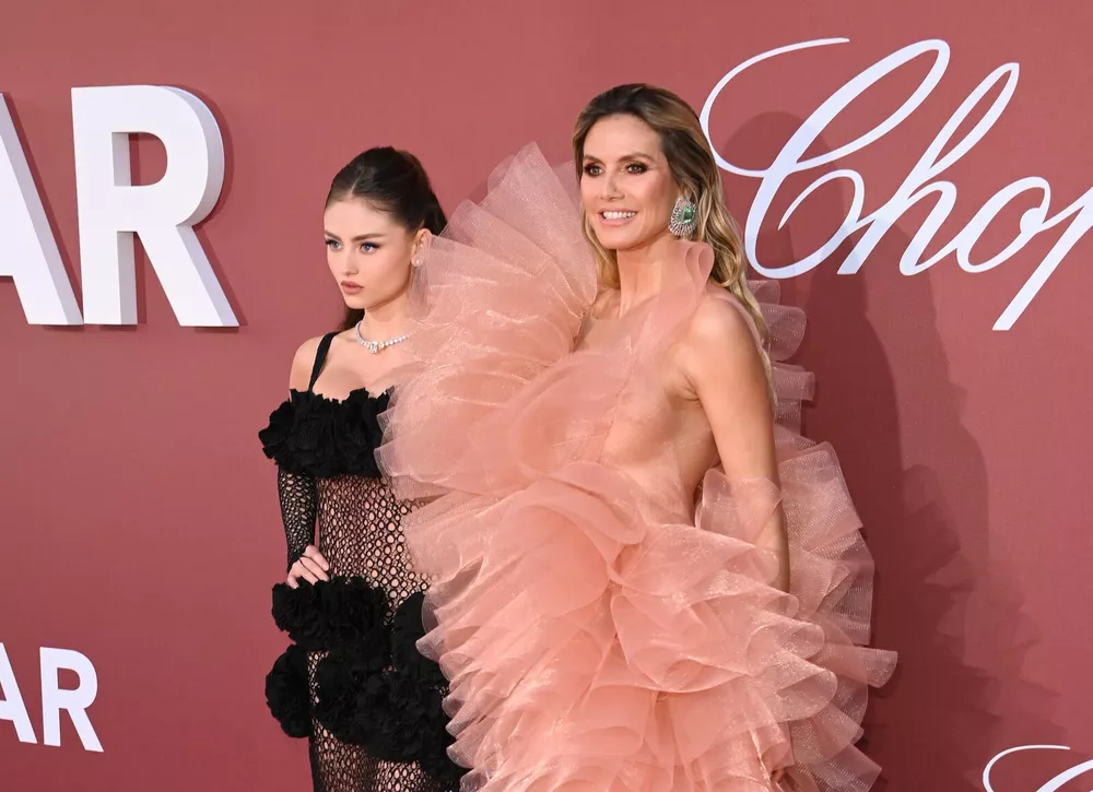 Хайди Клум и ее дочь Лени посетили гала-вечер AmfAR 2024 в прозрачных платьях