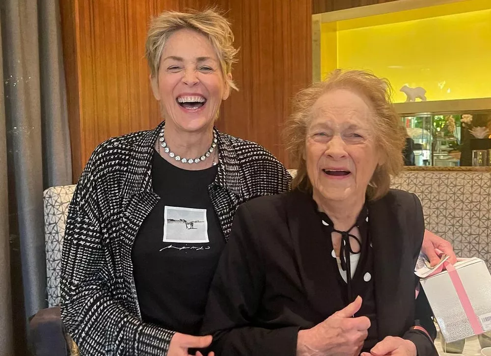 Шэрон Стоун показала свою маму в ее 91-й день рождения