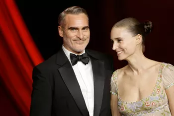 Феникс с супругой Руни