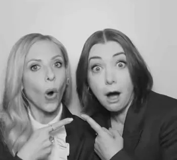 Сара Мишель Геллар и Элисон Ханниган