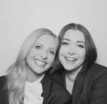 Сара Мишель Геллар и Элисон Ханниган