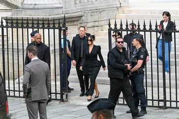 Кардашьян покидает суд по делу о грабеже