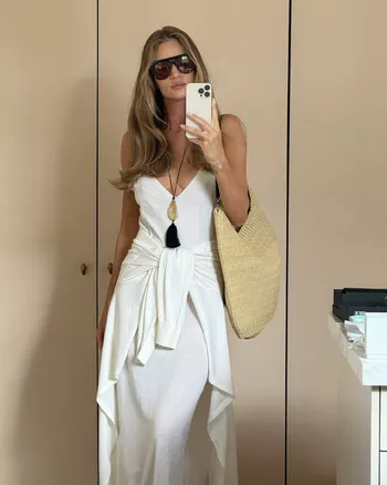 Рози ХантингтонУайтли