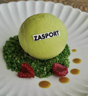 Десерт с манго и маракуйей
